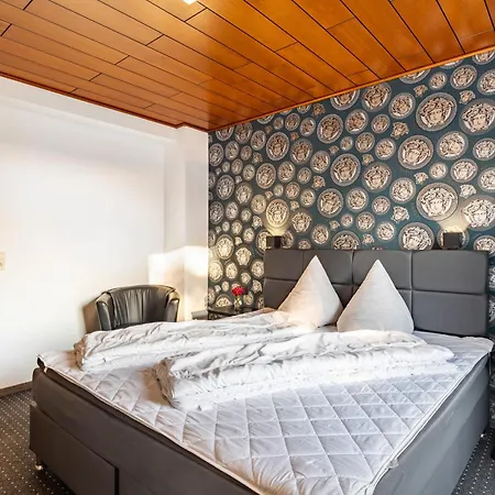 Haus Komplett 度假居 *